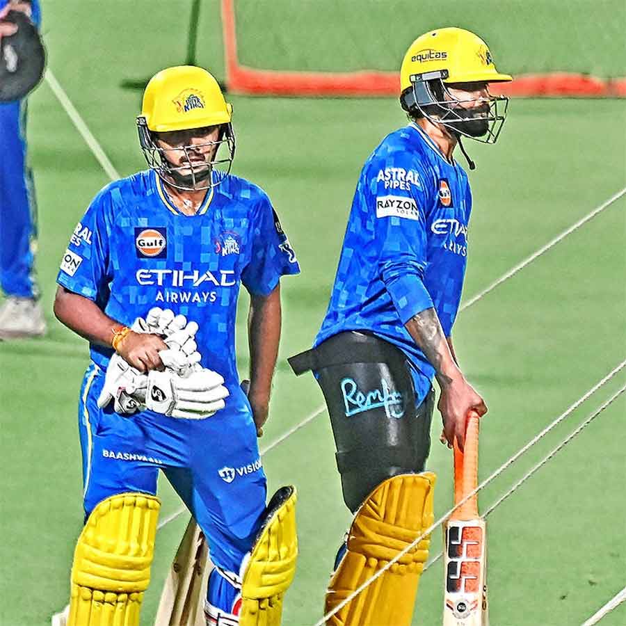 MS Dhoni's fans returned from Eden Gardens after not seeing him