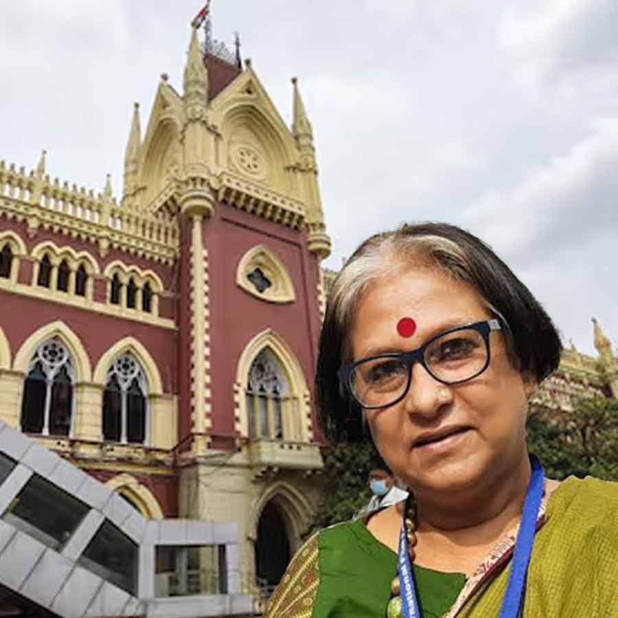 In the wake of Sudeshna Roy's case, the High Court has directed the federation not to obstruct the work of the film's directors dgtl