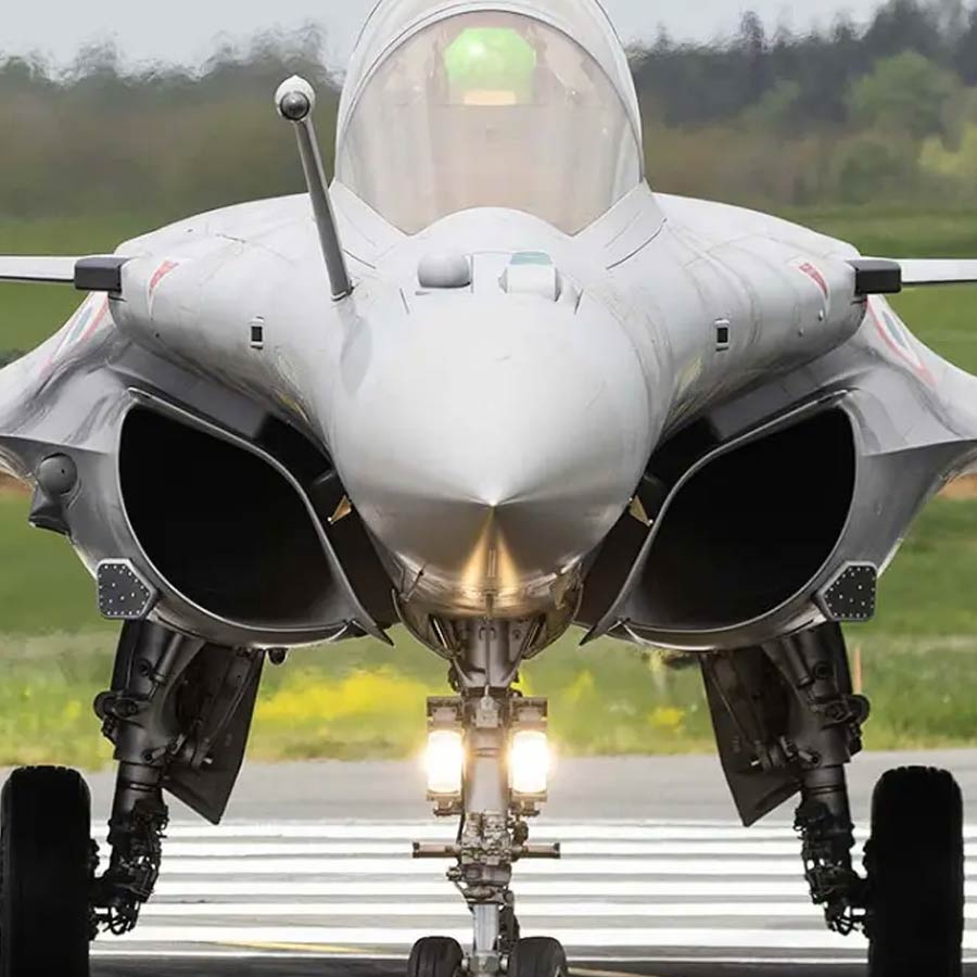 India’s First Female Fighter Pilot Shivangi Singh to Fly Rafale Jet That Struck Pakistan