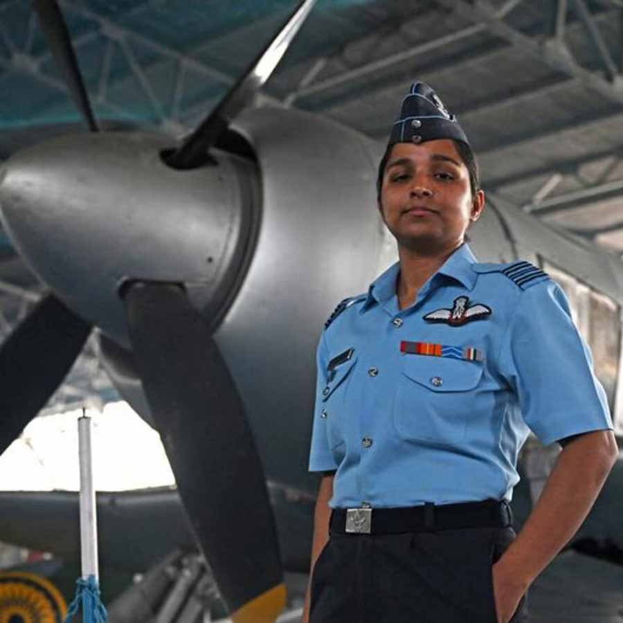 India’s First Female Fighter Pilot Shivangi Singh to Fly Rafale Jet That Struck Pakistan