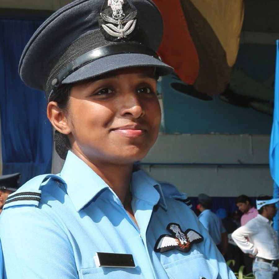 India’s First Female Fighter Pilot Shivangi Singh to Fly Rafale Jet That Struck Pakistan