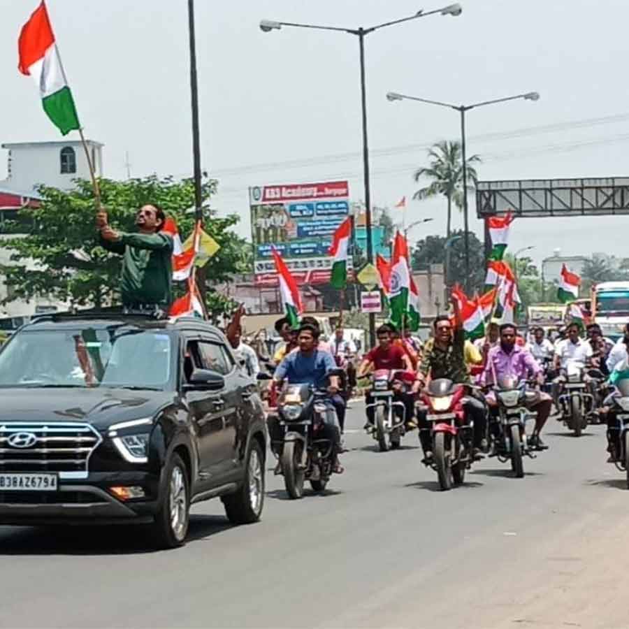 A retired employee of Durgapur Alloy Steel Plant remembers when the factory was covered with black polythene during 1971 war