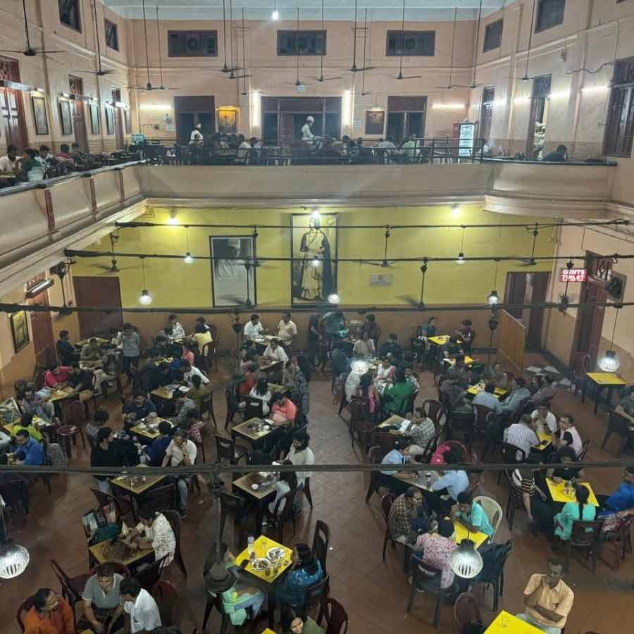Illegally constructed part in college street Coffee house destroyed by KMC dgtl