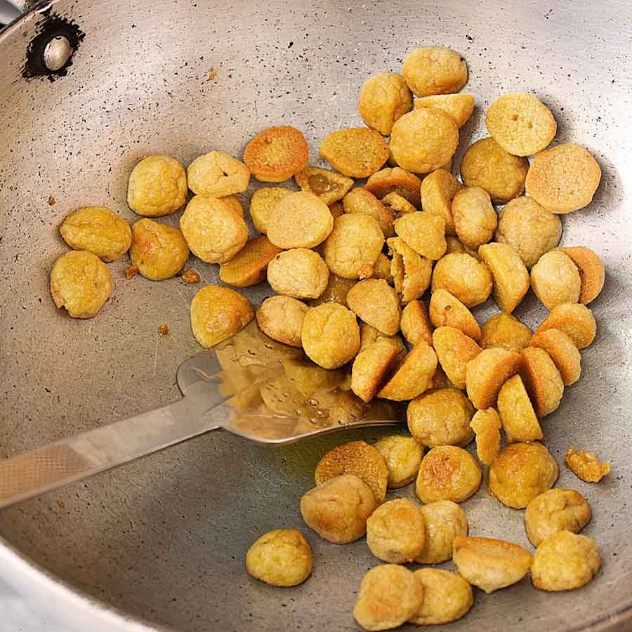 Easy Recipe of Bengali Delicious dish Shukto which is also healthy 