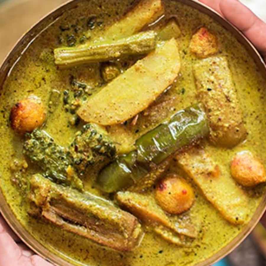 Easy Recipe of Bengali Delicious dish Shukto which is also healthy