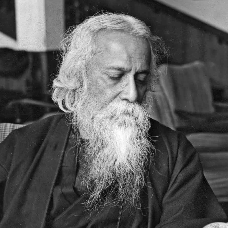 বাঙালির সুরসৃজনের প্রান্তিক স্টেশন সেই রবি ঠাকুরই।