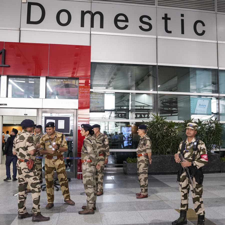 Delhi airport operation will remain normal but 27 airports are still closed