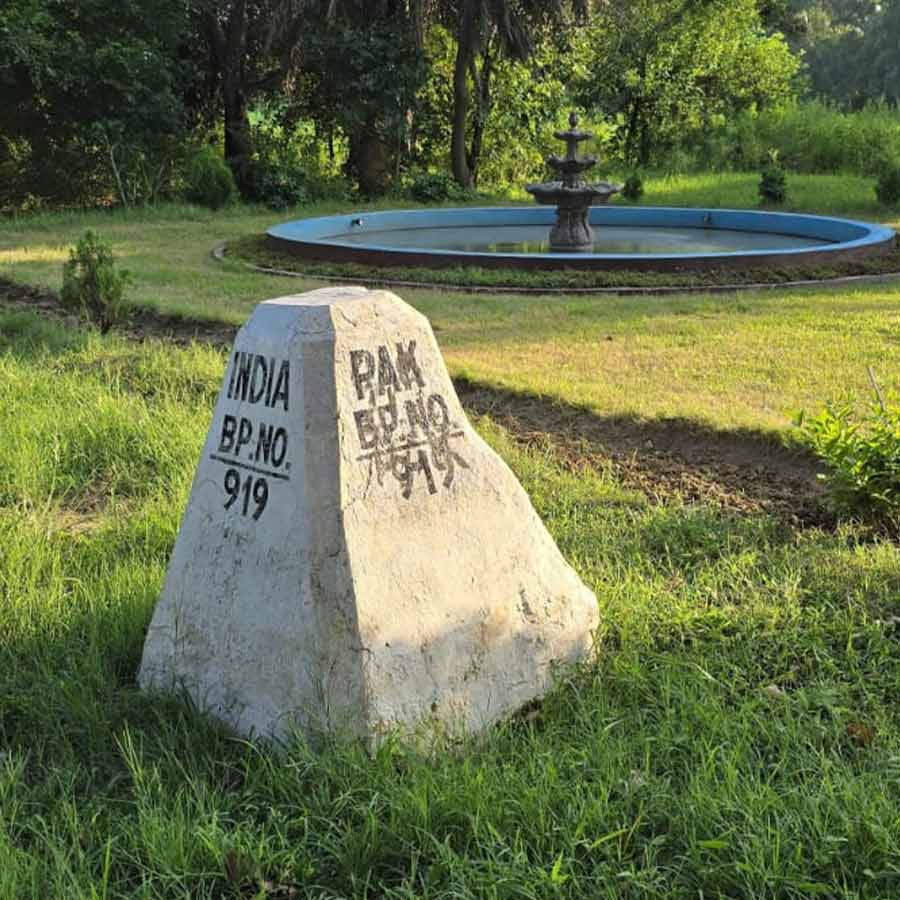 Residents of Suchetgarh Don’t Want To Leave Town Amid India Pakistan Tension dgtl