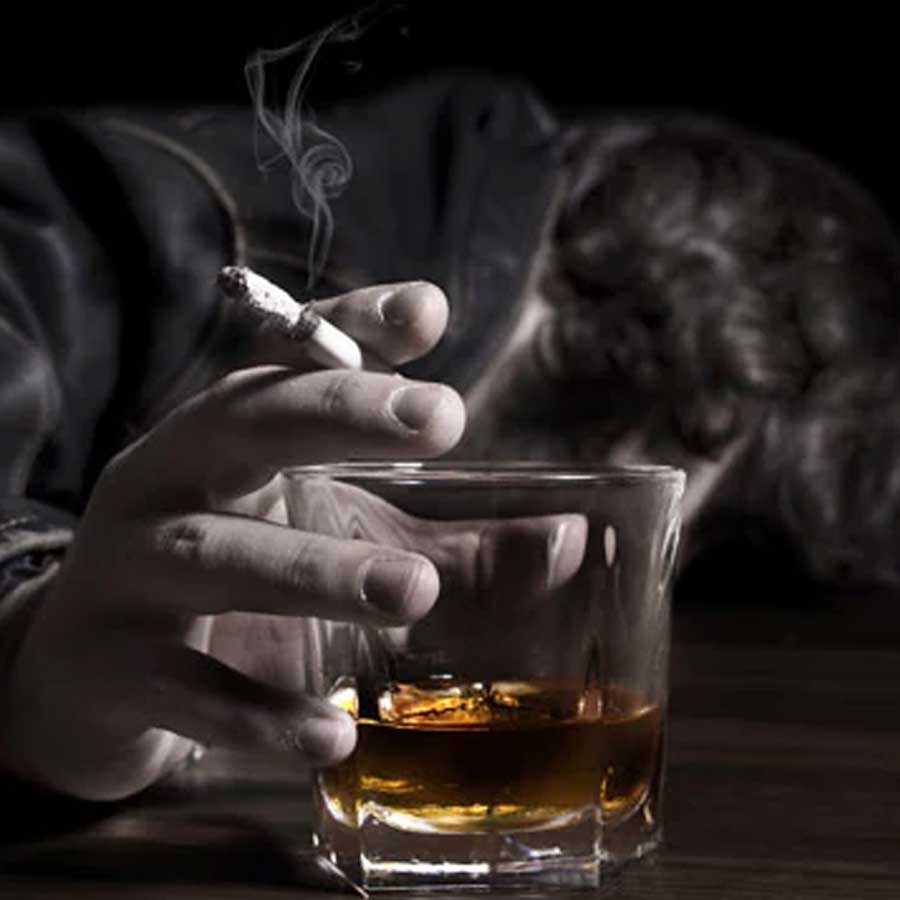 What happens to the body when you mix alcohol and smoking at the same time