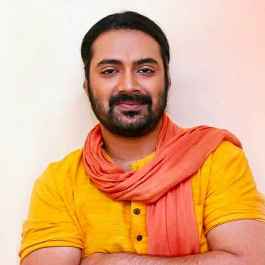 speculations are actor Prateek Sen will be paired up opposite  Dance Bangla Dance contestant in next serial