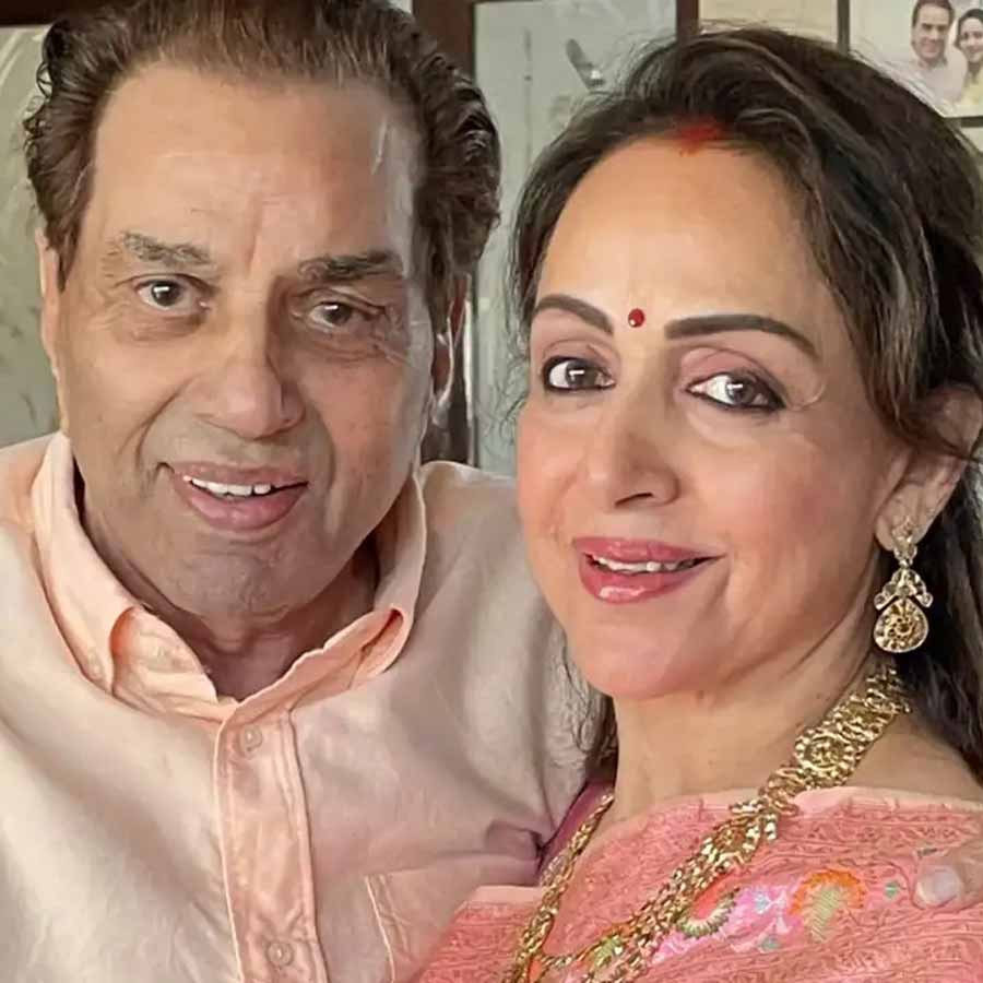 Hema Malini And Family Now Planning To Celebrate Dharmendra 90th Birthday  dgtl
