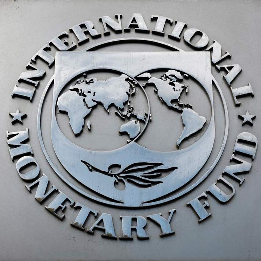 পাকিস্তানকে প্রায় ১০০ কোটি মার্কিন ডলার অতিরিক্ত ঋণ মঞ্জুর করল আন্তর্জাতিক অর্থভান্ডার (আইএমএফ)।