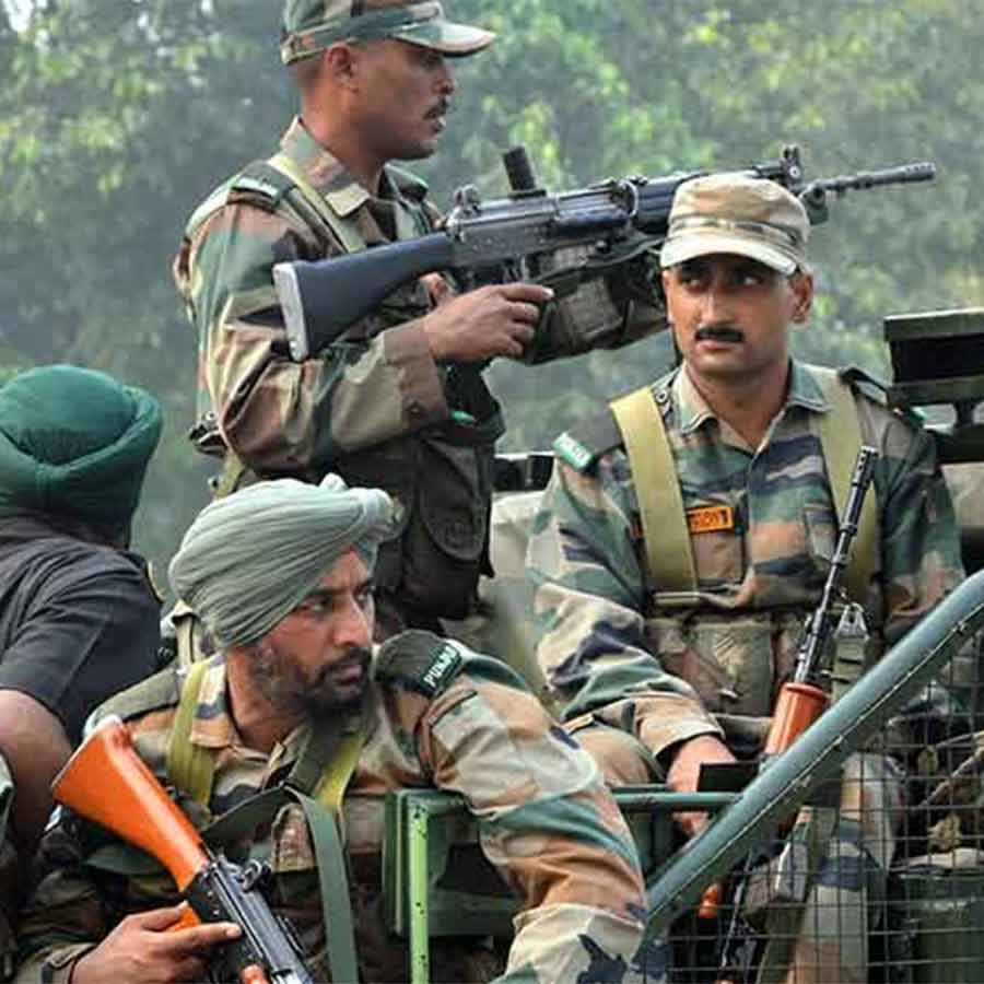Army injured in exchange of fire with suspect terrorist outside army camp in Jammu