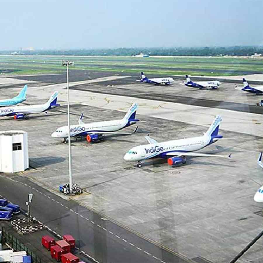 Airport alert raised in Kolkata too, many flights cancelled