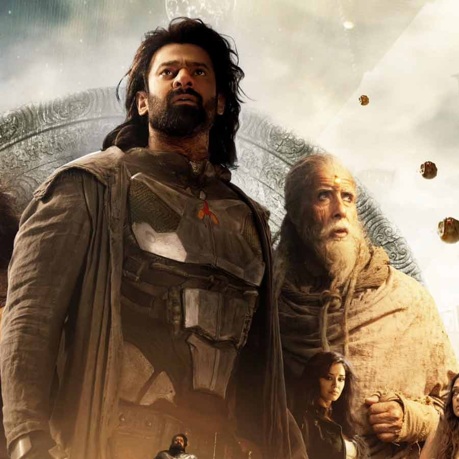 ভারতের সবচেয়ে দামি ছবির তালিকায় নাম লিখিয়েছে ‘কল্কি ২৮৯৮এডি’, ‘আরআরআর’ এবং ‘আদিপুরুষ’। এই তিনটি ছবির মিলিত খরচের পরিমাণ ‘দ্য লর্ড অফ দ্য রিংস: দ্য রিংস অফ পাওয়ার’-এর প্রথম সিজ়নের খরচের ১৫ ভাগের ১ ভাগ মাত্র।