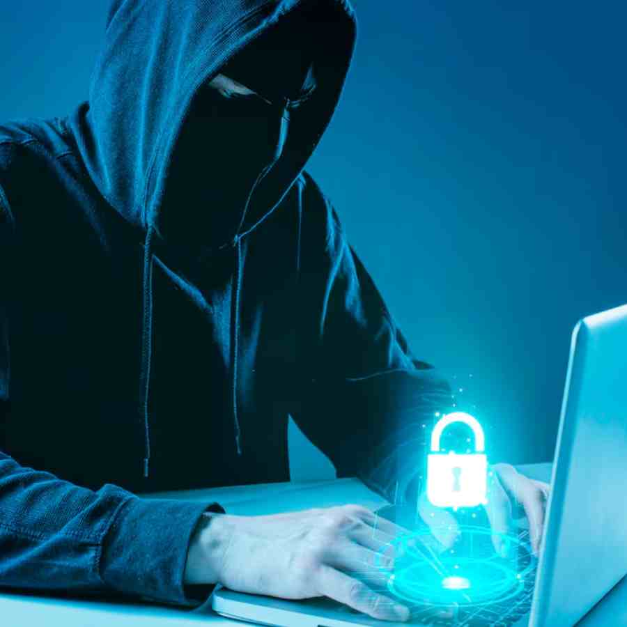 Here are some tips to stay safe for Online conduct amid India-Pakistan conflict