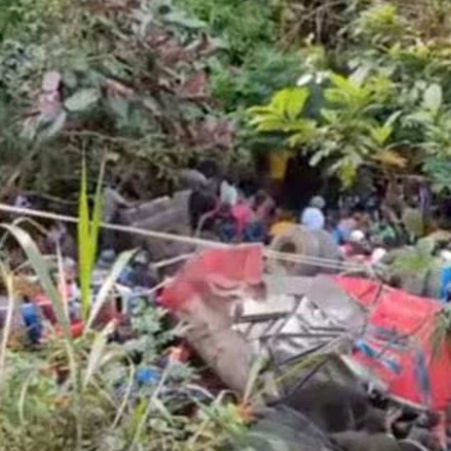 Many pilgrims died in a bus accident in Sri Lanka dgtl