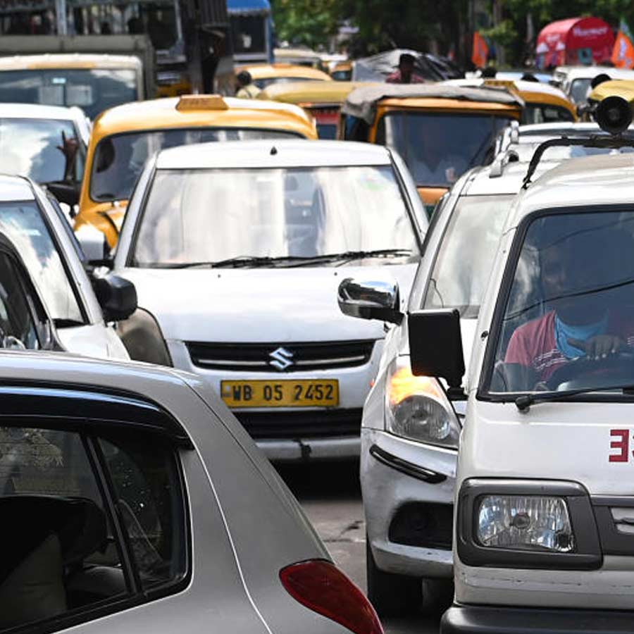 If you want to do the business of buying and selling old cars, you need to get a license from the Department of Transport