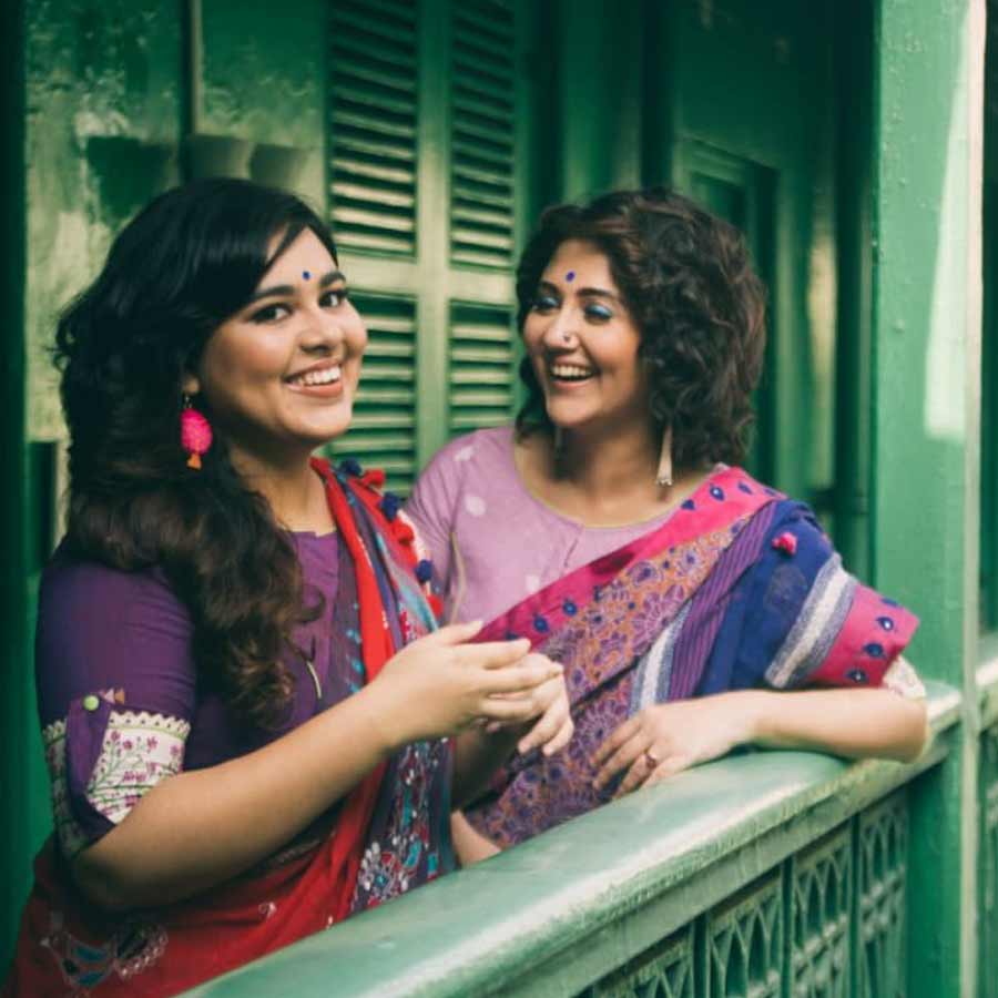 Tolly actor Parambrata Chatterjee Swastika Mukherjee Monami Ghosh Ritabhari Chakraborty Yash Daasguptaa share photos with their mother on mothers day