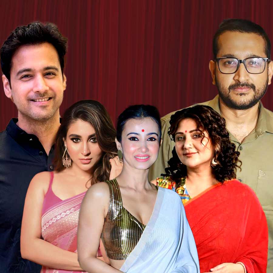 Tolly actor Parambrata Chatterjee Swastika Mukherjee Monami Ghosh Ritabhari Chakraborty Yash Daasguptaa share photos with their mother on mothers day