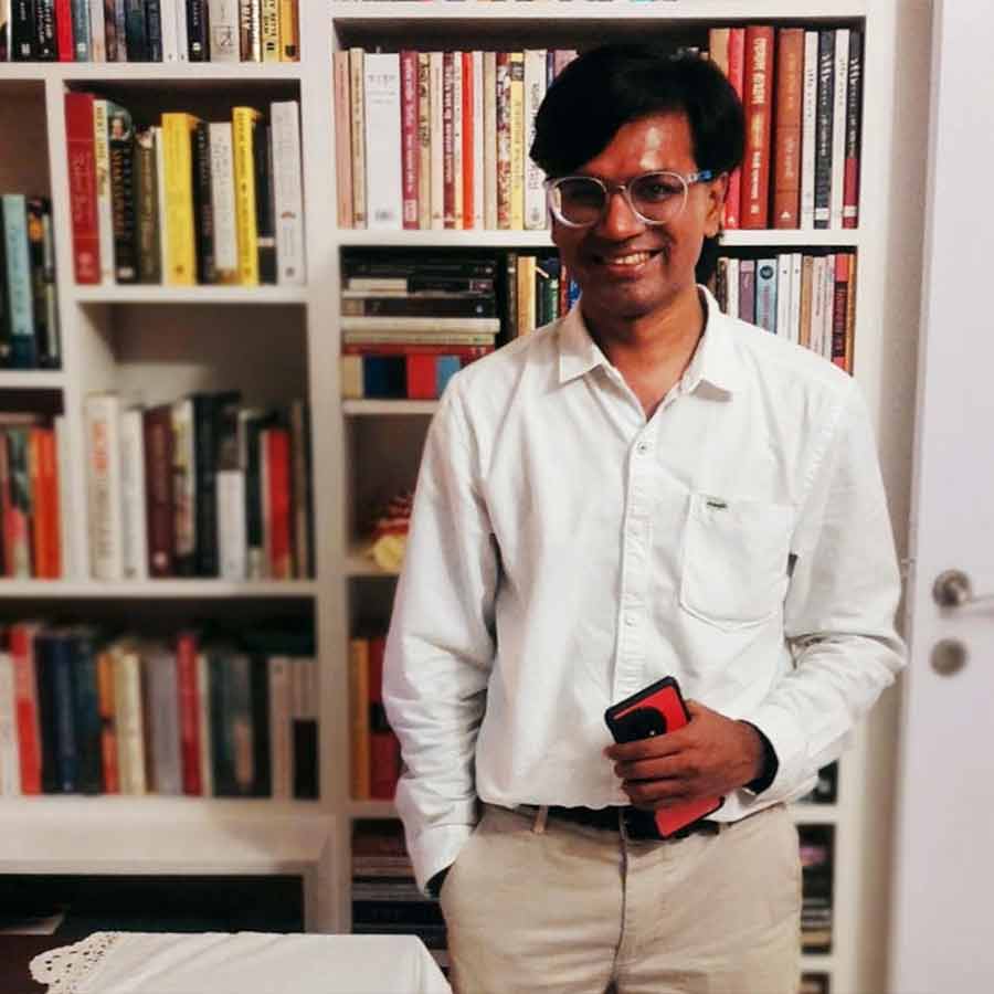 Hero 'Truth Seeker' fights against Pakistan's false propaganda