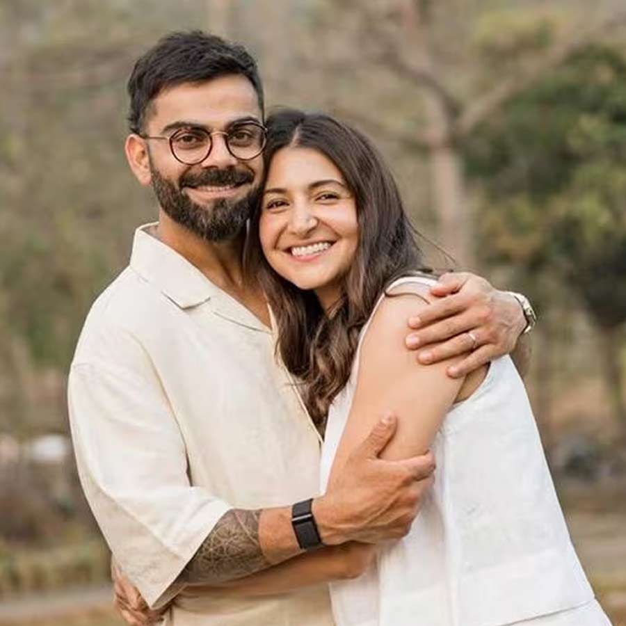 picture of Virat Kohli and Anushka Sharma