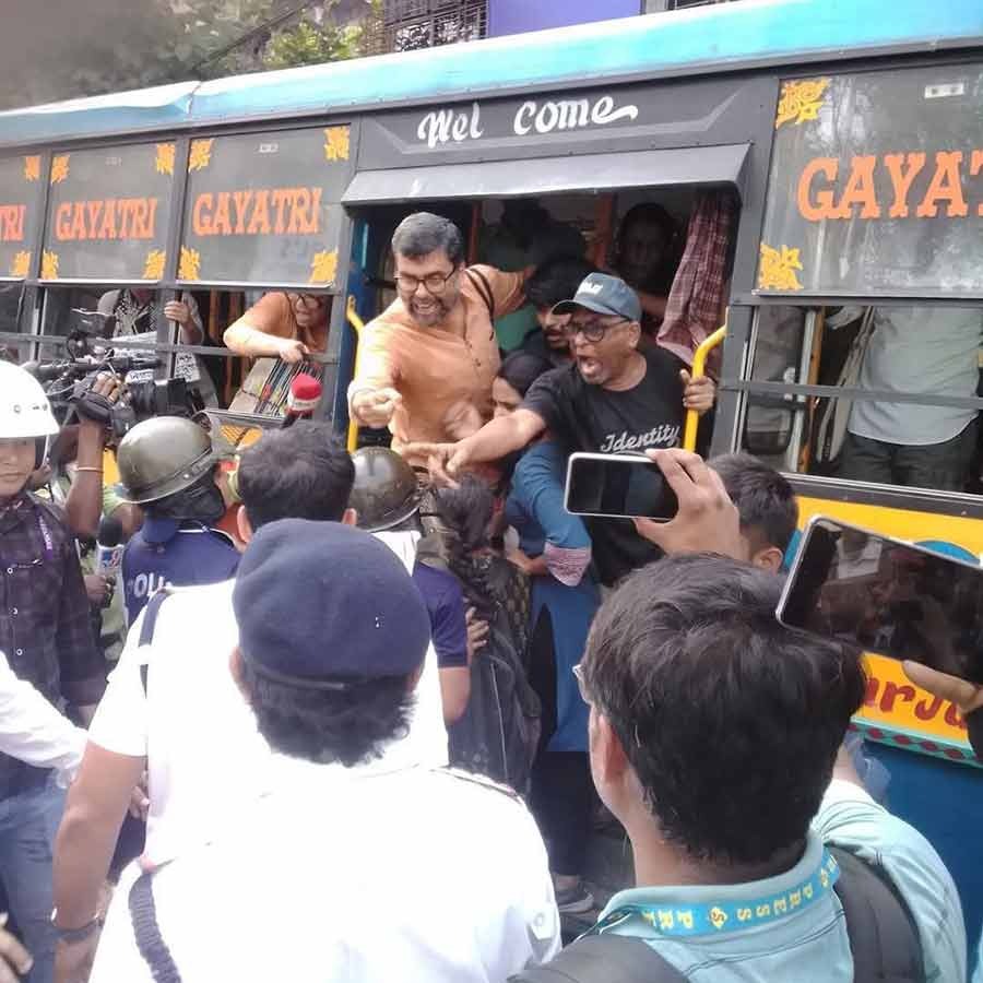 BJP accused of throwing petrol and diesel at procession in Kolkata
