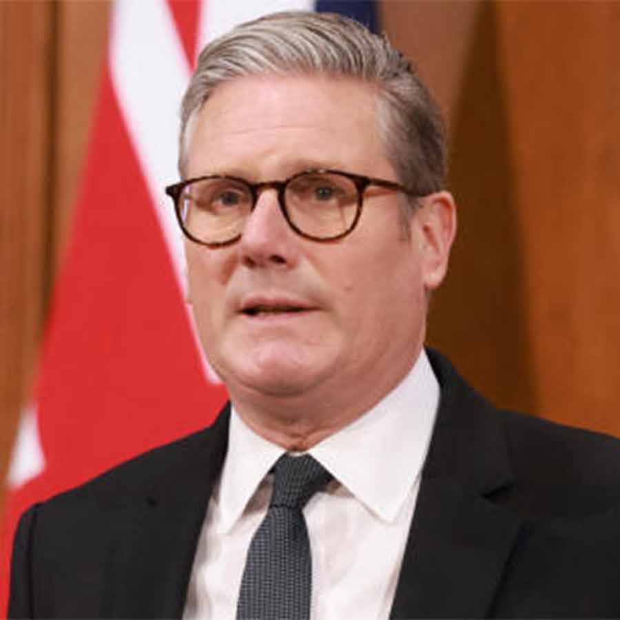 British Prime Minister Keir Starmer gets tough on immigration dgtl