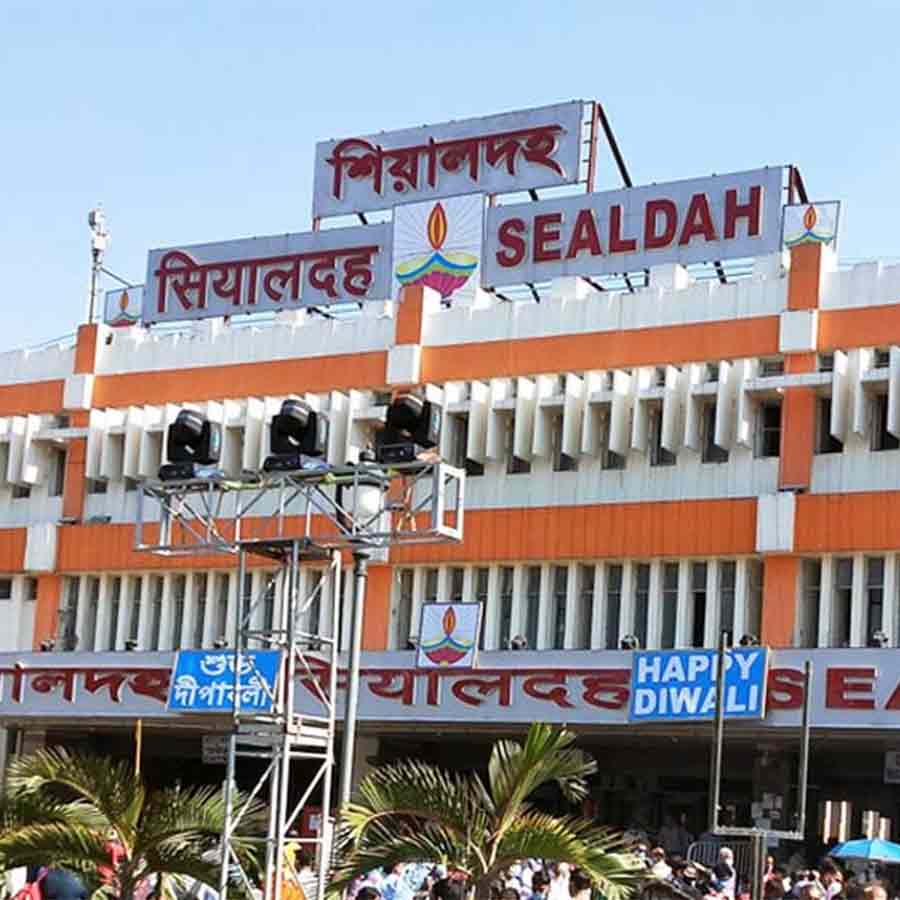 Additional trains from Sealdah division to deal with crowds and avoid mishaps