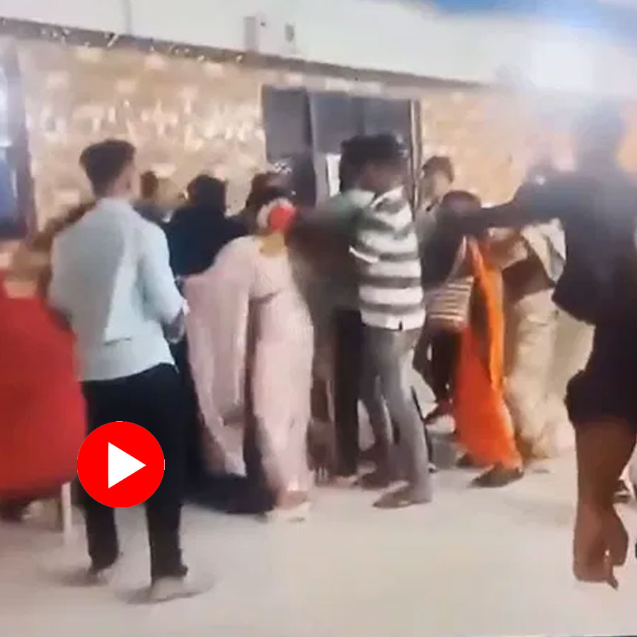 Video of woman enters wedding ceremony and slaps groom in Odisha’s Bhubaneswar