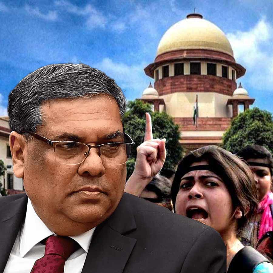 CJI Sanjiv Khanna retired today, Outgoing chief justice's bench did not hear review petition plea regarding SSC 26000 job cancellation case dgtl