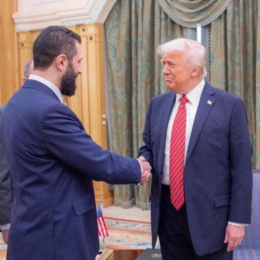 Donald Trump expected to meet Syrian leader after announcing he will lift sanctions