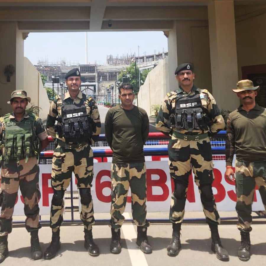 BSF Constable Purnam Shaw held captive in Pakistan released after Operation Sindoor dgtl