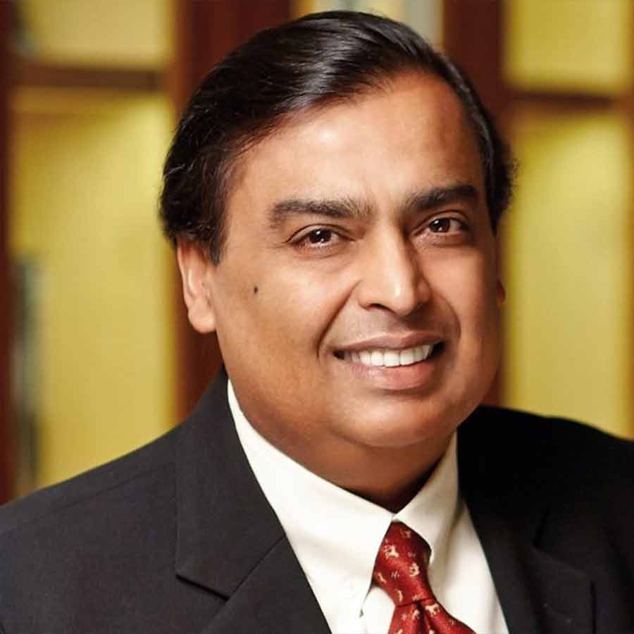Mukesh Ambani  leaves for Qatar to meet Donald Trump