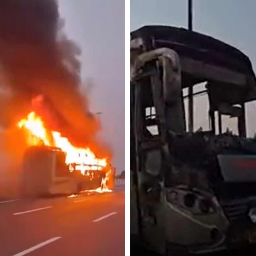 Lucknow bus accident,five passenger died dgtl