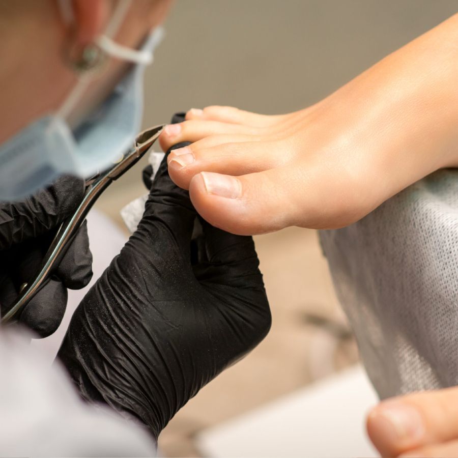 Despite having benefits, pedicure can cause fungal infection, beware of the risks of feet care process