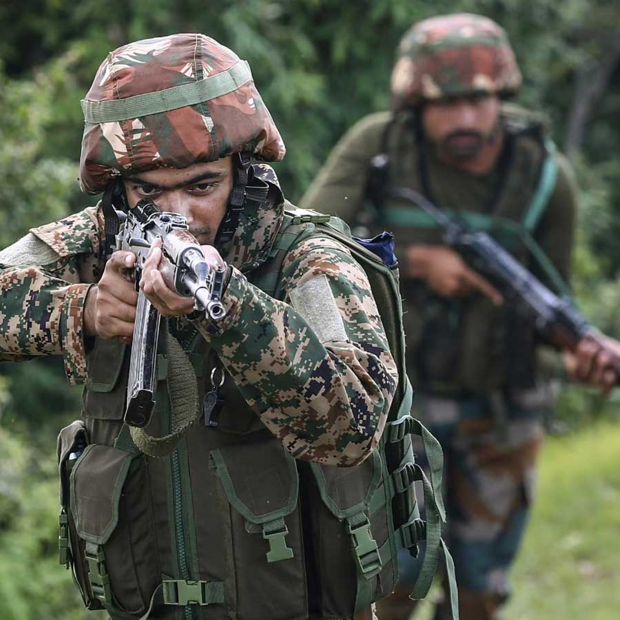 Encounter in Jammu and Kashmir Kulgam enters second day, few jawans and miscreants dead dgtl