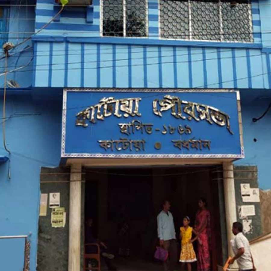 Katwa Subdivision administration worried about poor condition of roads in their area