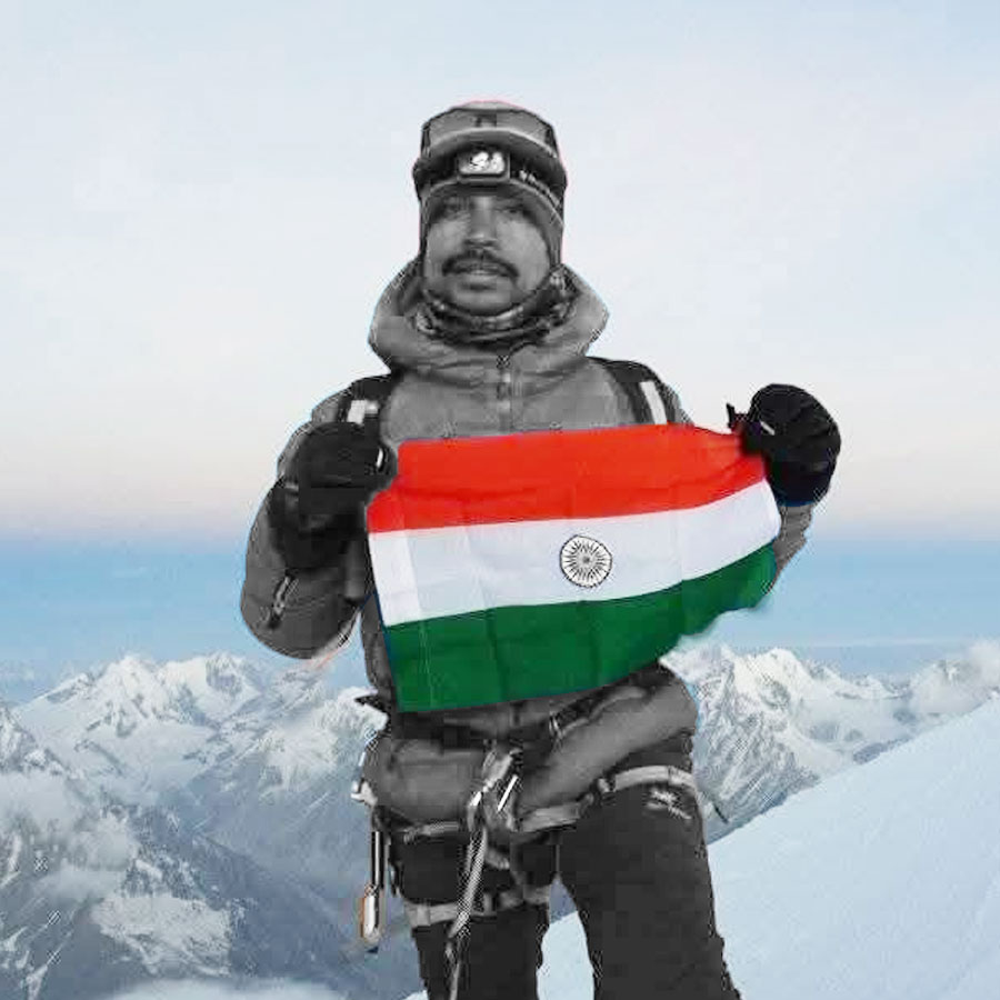 A Climber from Bengal Dies On Mount Everest dies on his way back dgtld