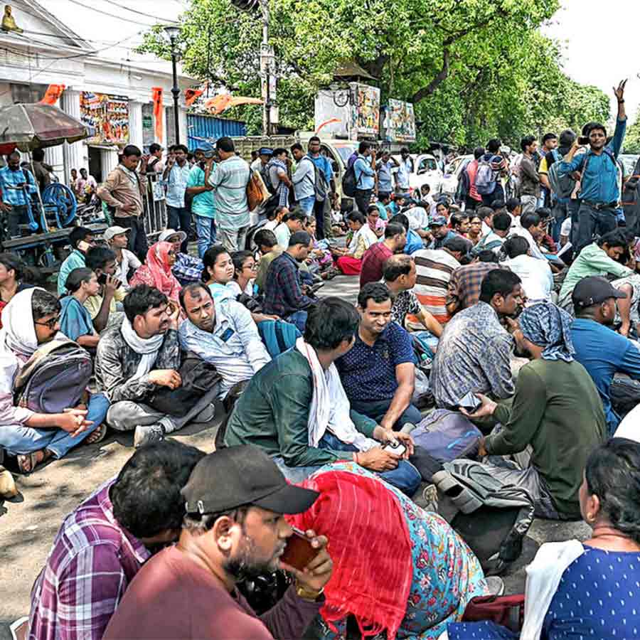 The future of teachers who have lost their jobs due to politics is shrouded in darkness and uncertainty