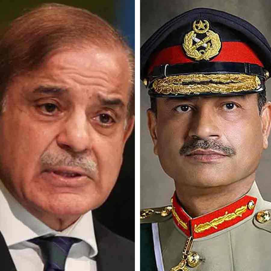 ‘মিস্টার প্রাইম মিনিস্টার...’, রাত আড়াইটেয় পাক সেনাপ্রধানের ফোন! দাবি শরিফের, ভারতের হামলার পর কী কথা দু’জনের