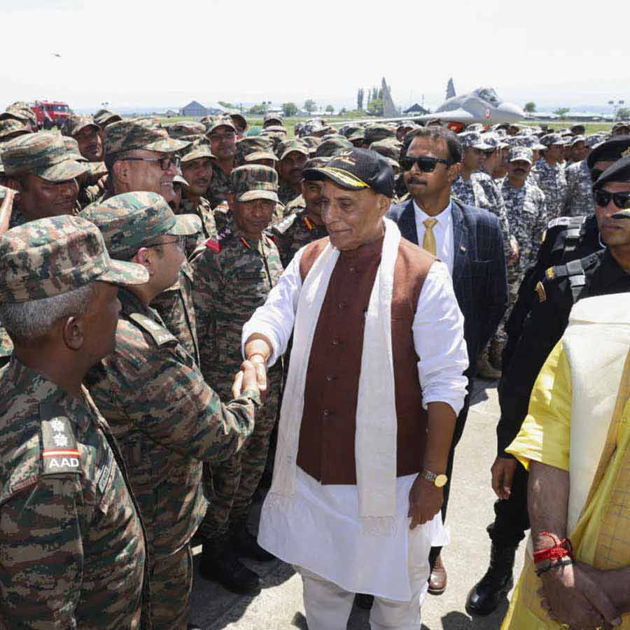 Pakistan is not capable to hit back India with nuclear weapons, says war historian Tom Copper