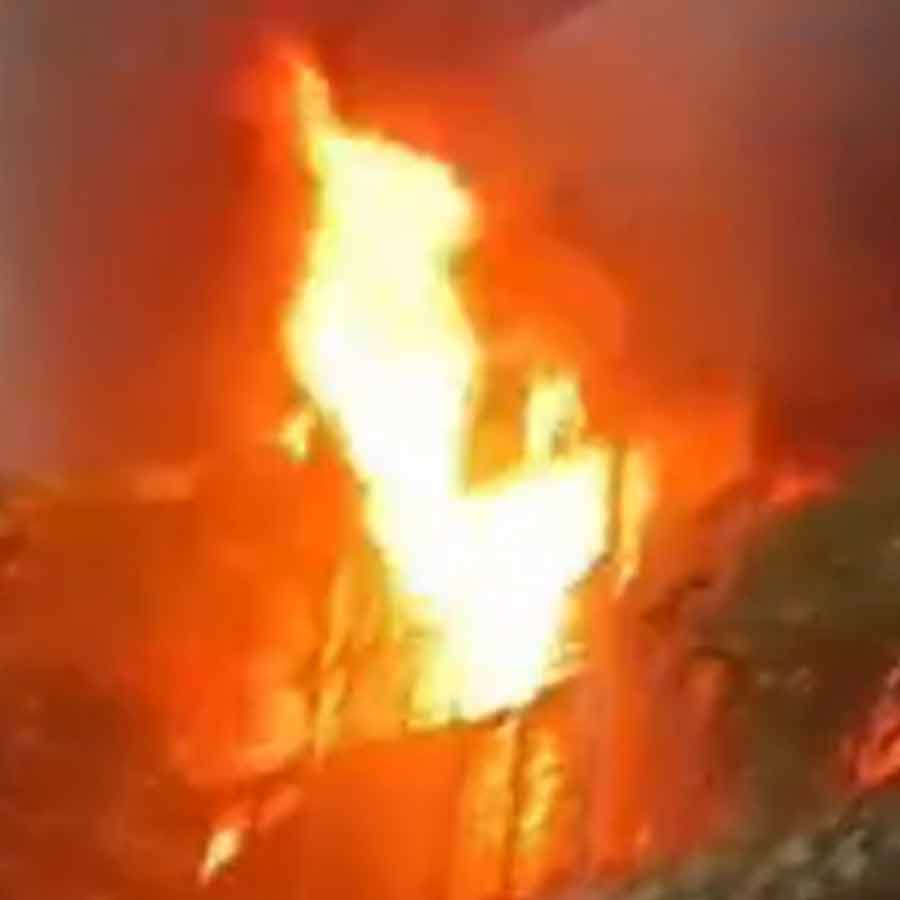 Three members of a family in Asansol died one injured in a fire incident dgtld