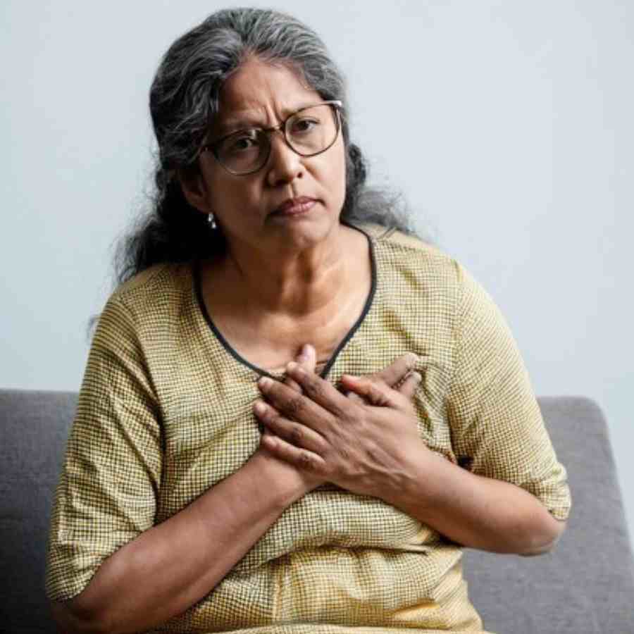 Some heart attack signs in women mimic menopause symptoms
