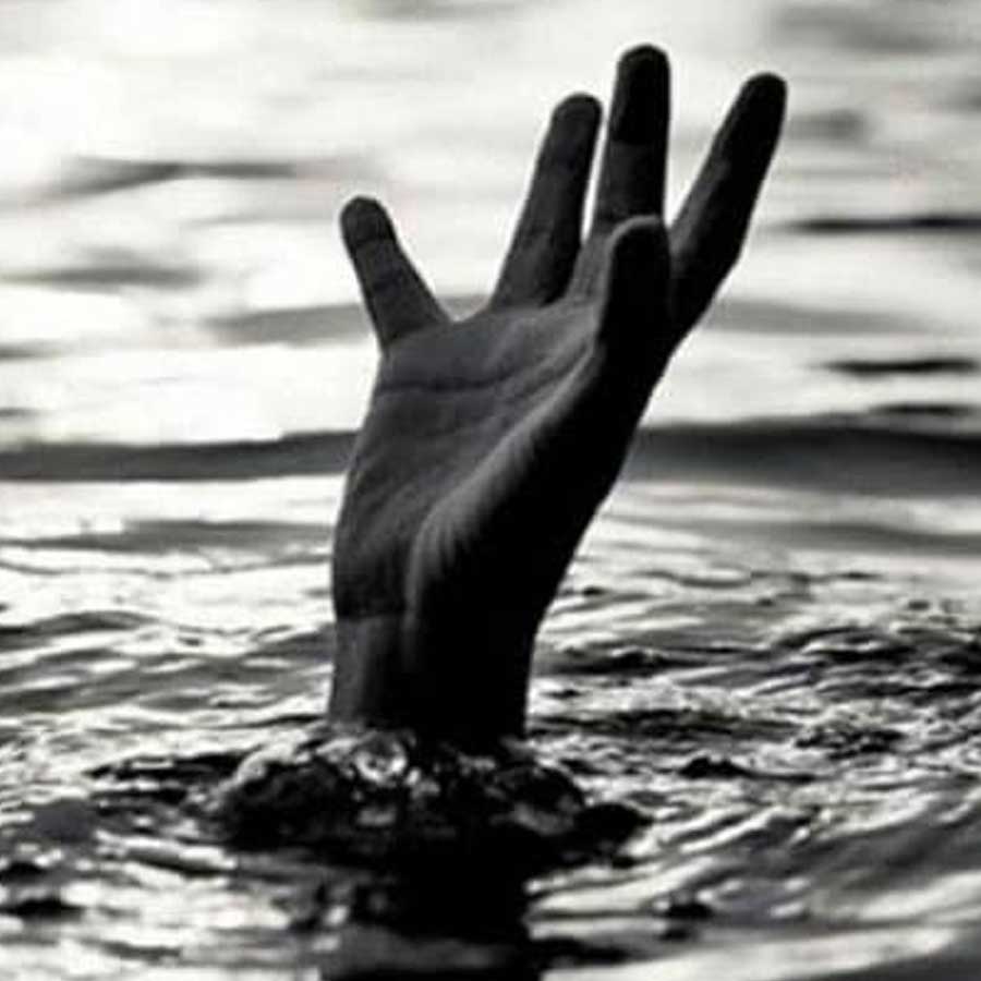 A Man jump into river after argument with wife, his relative also jump for saving but died
