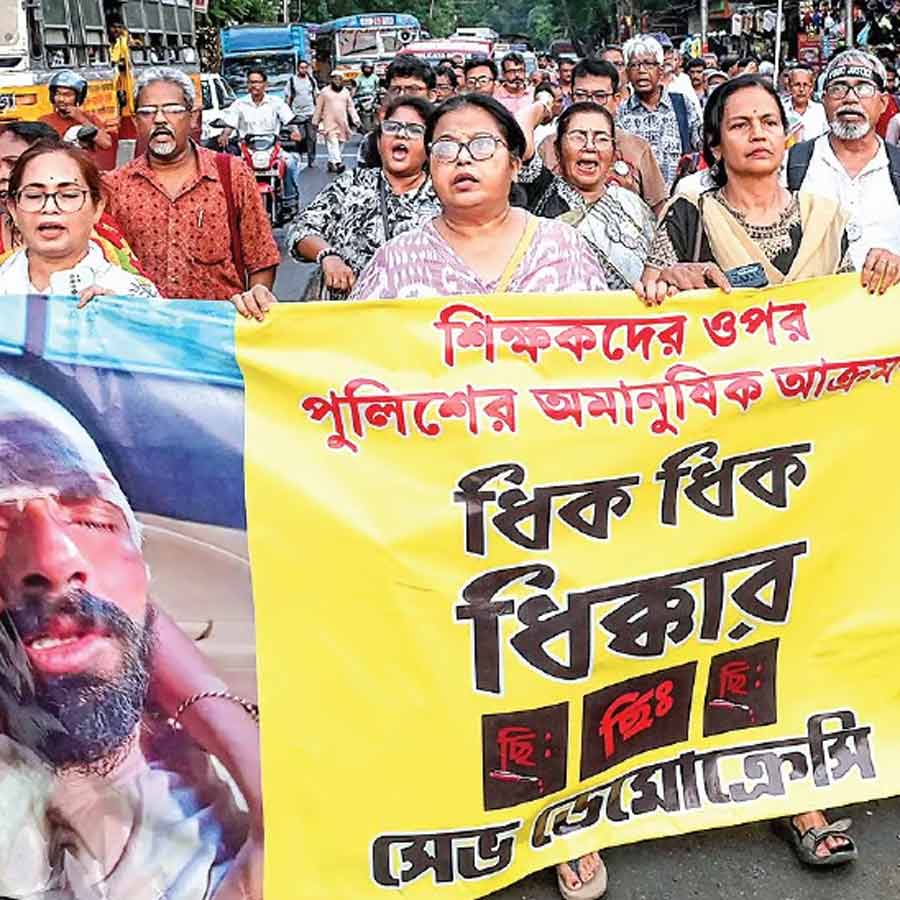 Agitating teachers claim that the pregnant woman was not hurt during the protests in front of the Bikash Bhavan