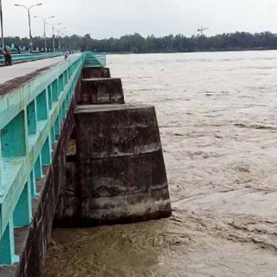 Red Alert at Jalpaiguri as Teesta river is flowing at danger level