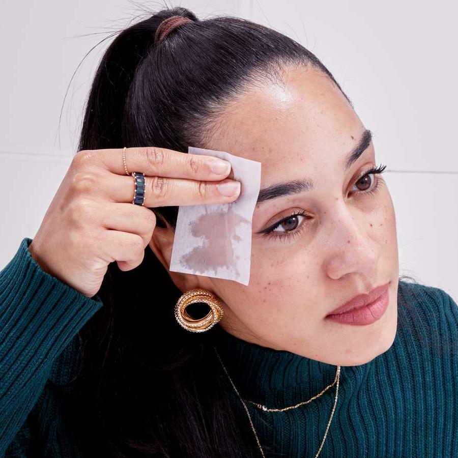 Blotting paper can be used on skin to reduce excessive oil from face, know the skin care tip dgtl