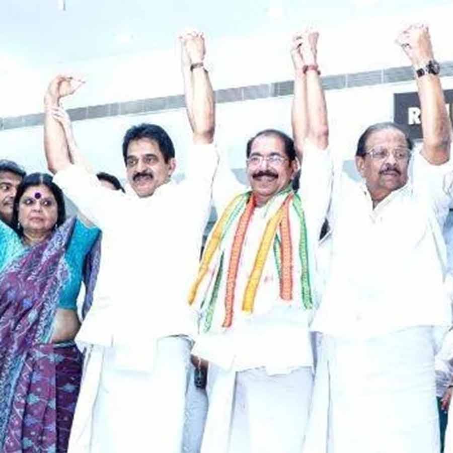 AICC changes Kerala Congress leadership with social engineering in mind, eye on polls