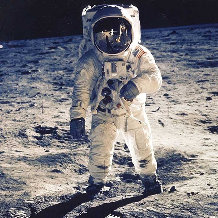 Russian and China will build Nuclear Power Station on moon within 2035